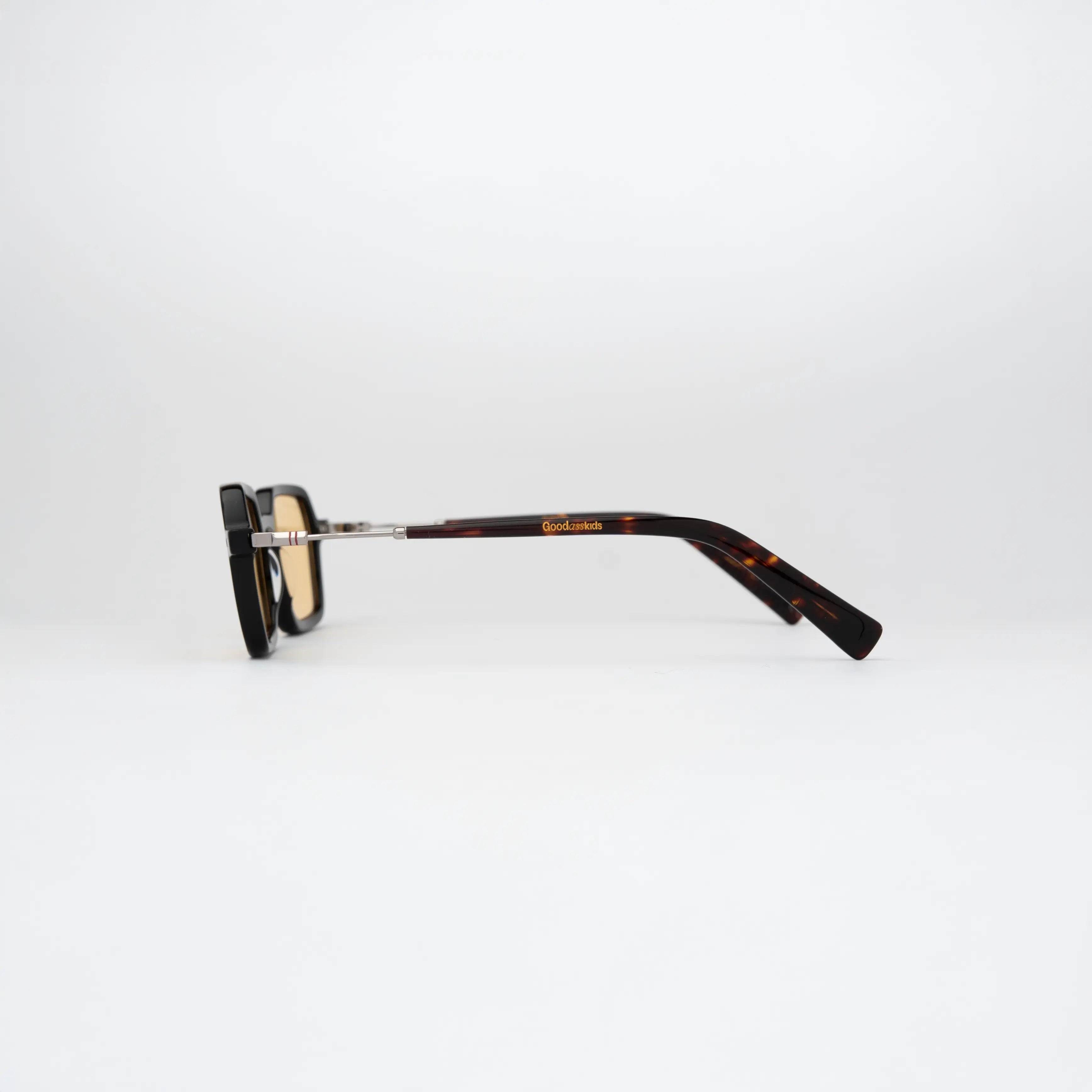 Side view of Bold Carey Sunglasses showcasing the slim tortoiseshell temple and comfortable fit.